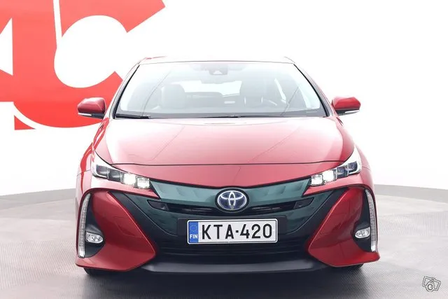 Toyota Prius Active - JBL / HUD / TUTKAT / ETÄVIILENNYS- JA LÄMMITYS / PYSÄKÖINTIAVUSTIN / ADAPT.VAKKARI YMS HUIPPUVARUSTEET Image 8